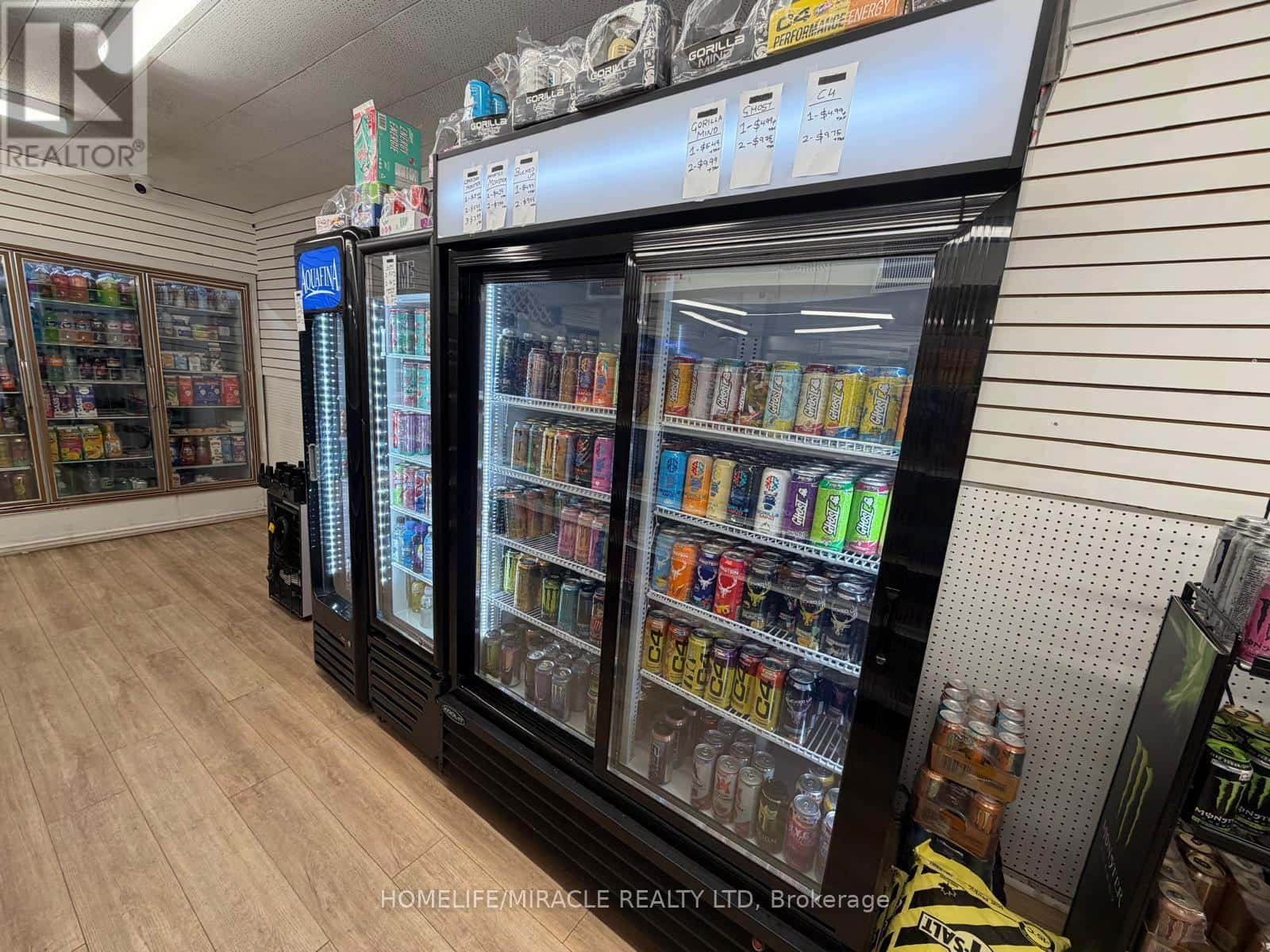 Kitchener — Kitchener - Photo 3 of 18