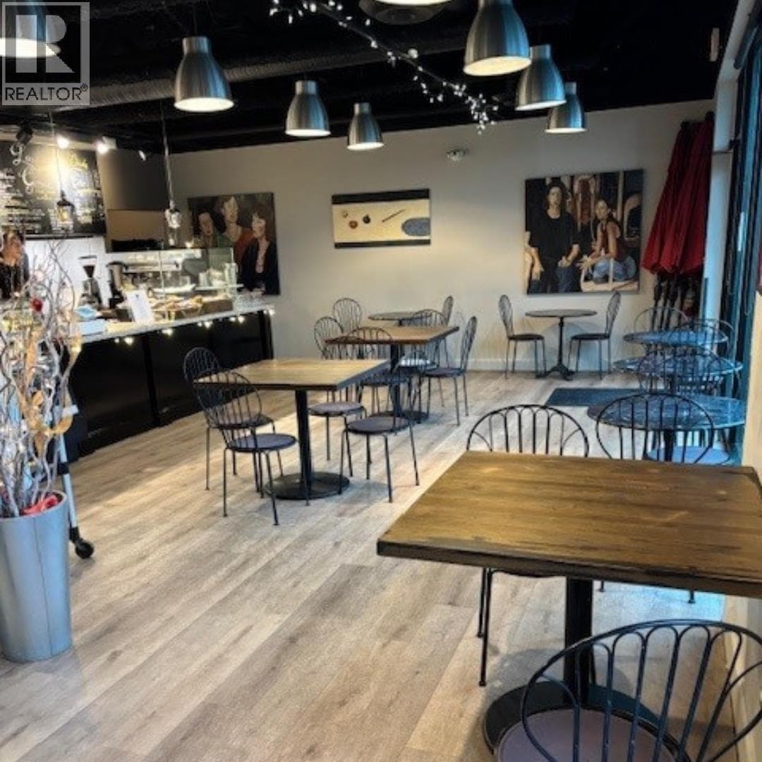 North Vancouver — North Vancouver - Main photo