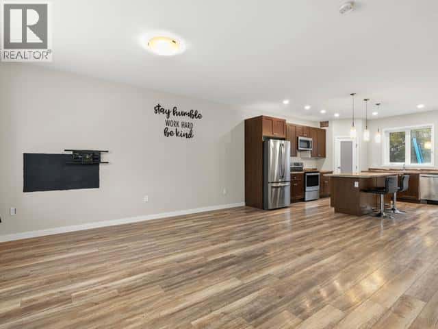 2 MACKENZIE COURT — Whitehorse, Yukon - Photo 5 of 29