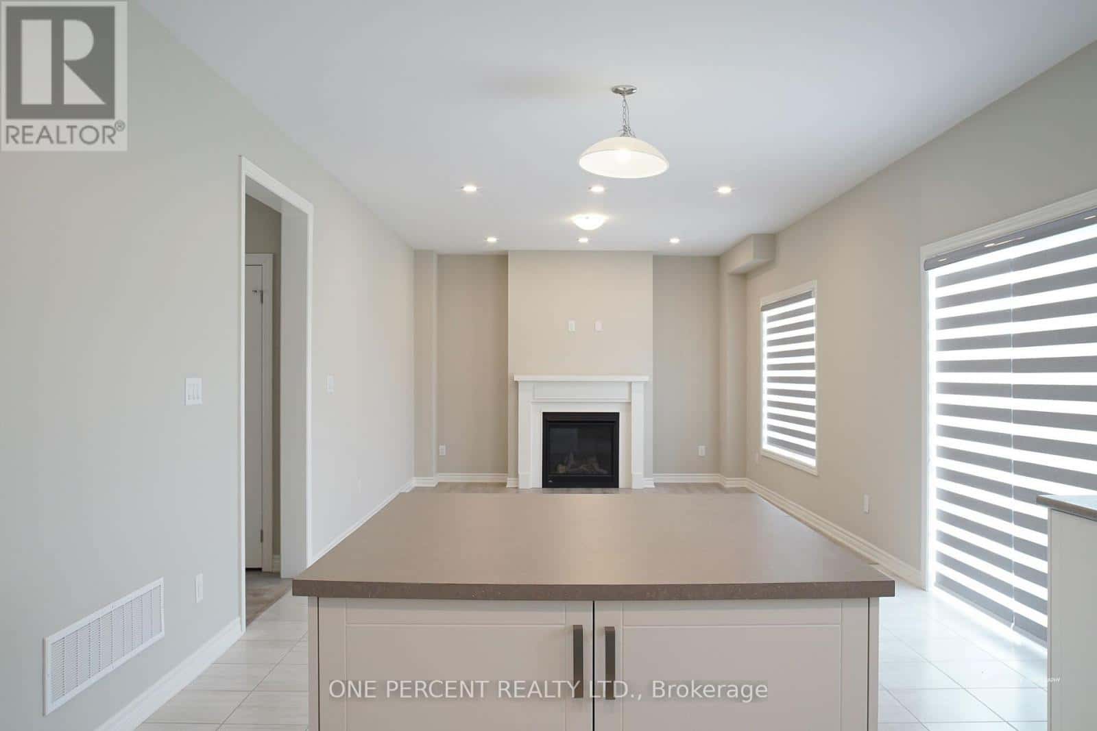 242 SPRINGFIELD CRESCENT — Clearview (Stayner) - Photo 3 of 22