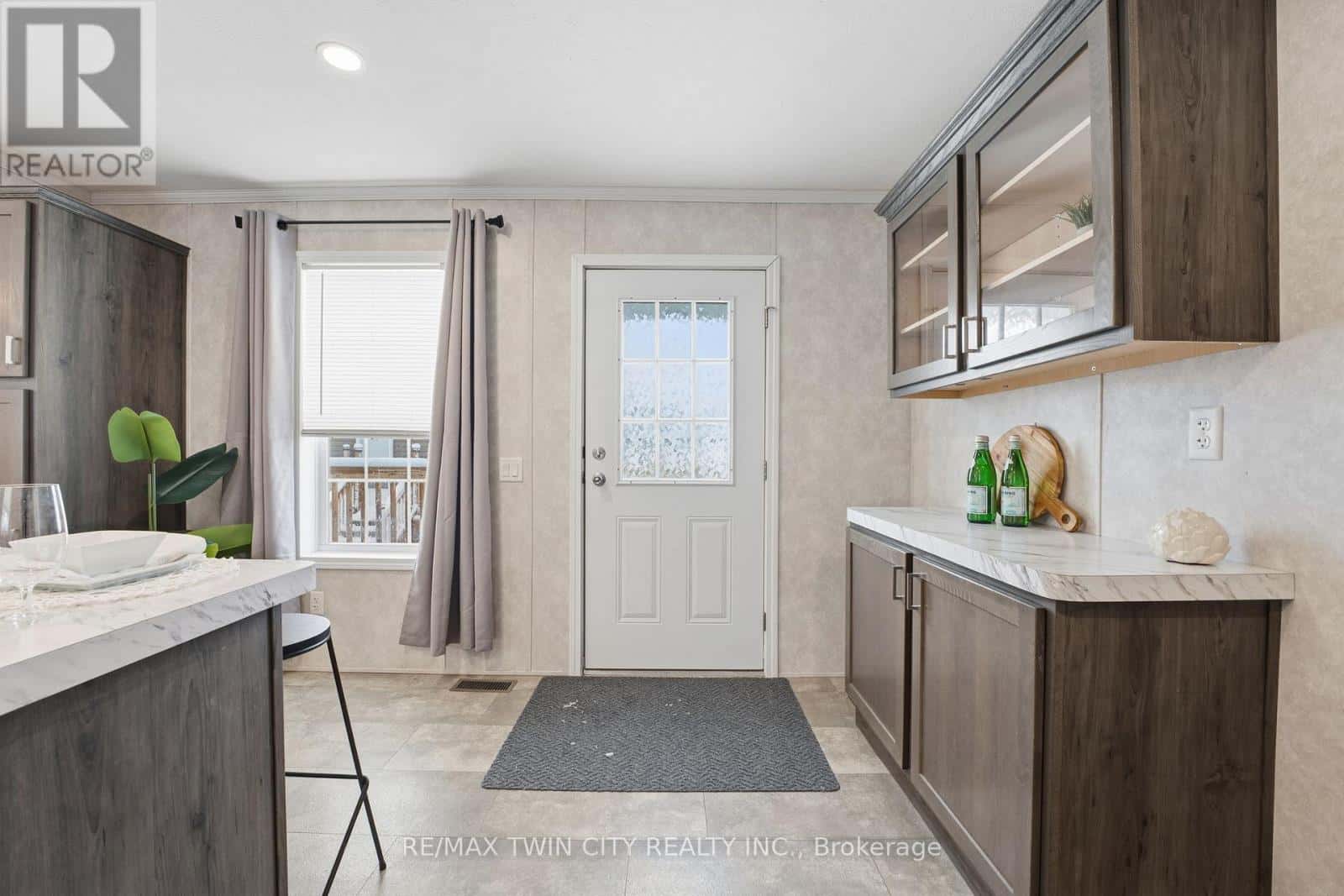 703 - 99 FOURTH CONCESSION ROAD — Brant (Burford), Ontario - Photo 3 of 20