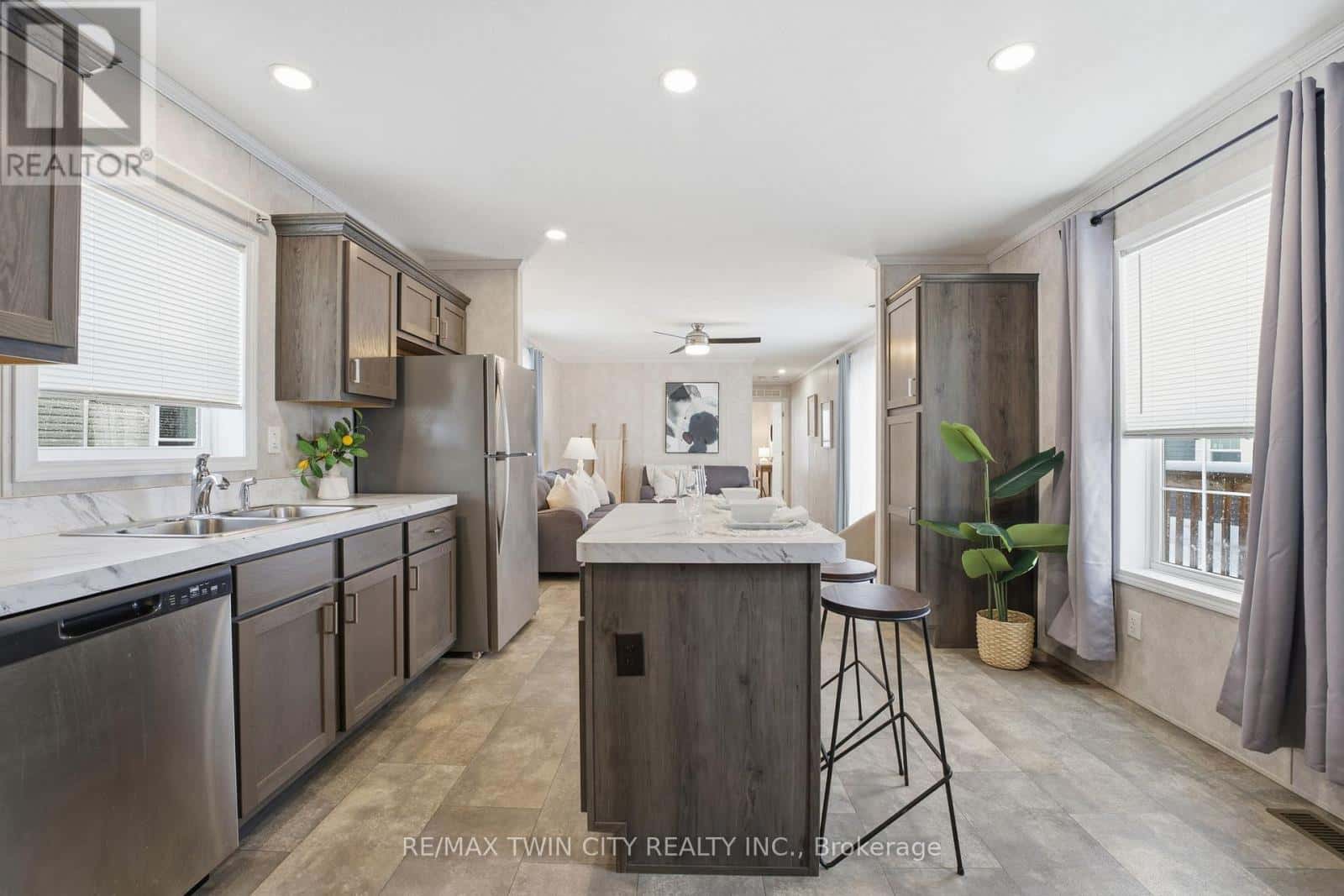 703 - 99 FOURTH CONCESSION ROAD — Brant (Burford), Ontario - Photo 4 of 20