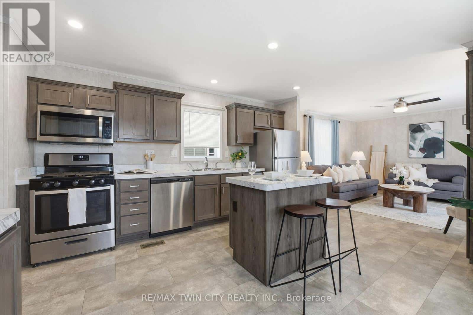 703 - 99 FOURTH CONCESSION ROAD — Brant (Burford), Ontario - Photo 5 of 20