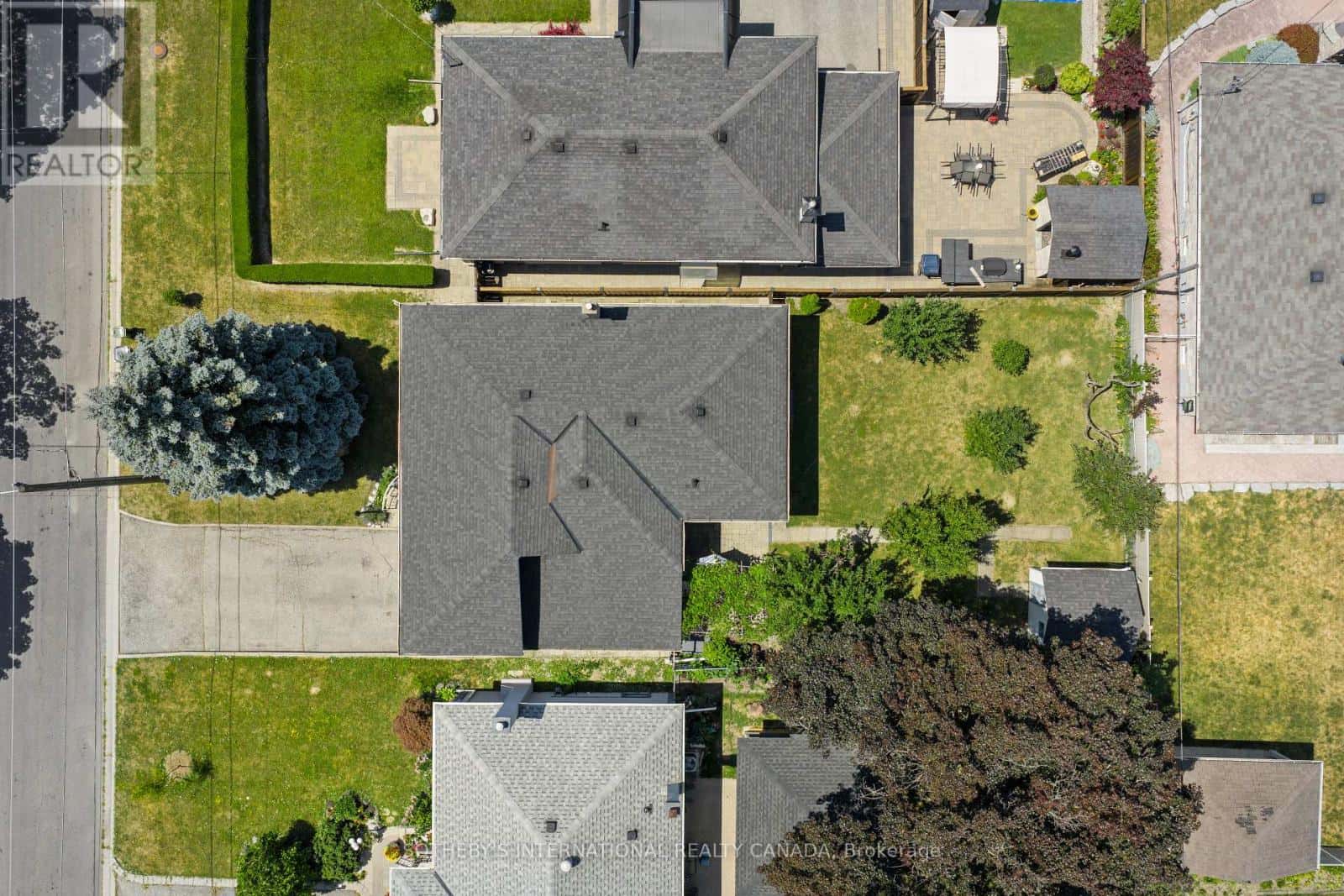 76 LAWNSIDE DRIVE — Toronto (Rustic), Ontario - Photo 3 of 42