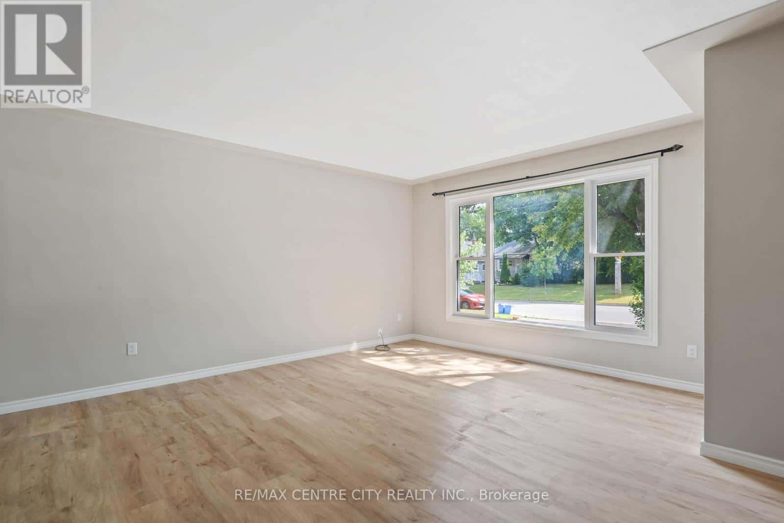 187-189 TAYLOR STREET — London East (East C), Ontario - Photo 5 of 48