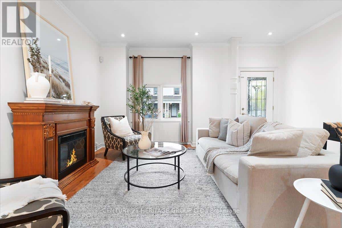 336 EMERALD STREET N — Hamilton (Landsdale), Ontario - Photo 4 of 50