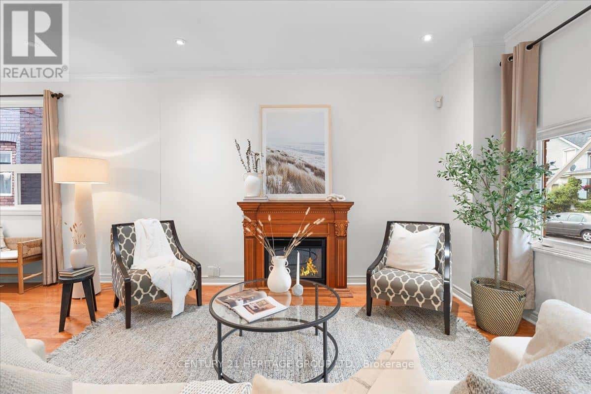 336 EMERALD STREET N — Hamilton (Landsdale), Ontario - Photo 5 of 50