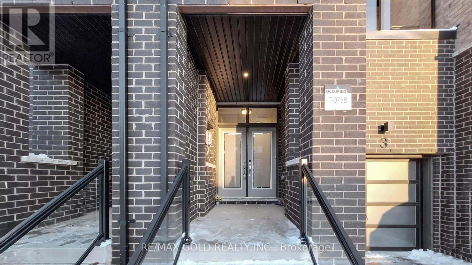 3 GLENNGARRY CRESCENT — Vaughan, Ontario - Photo 2 of 46