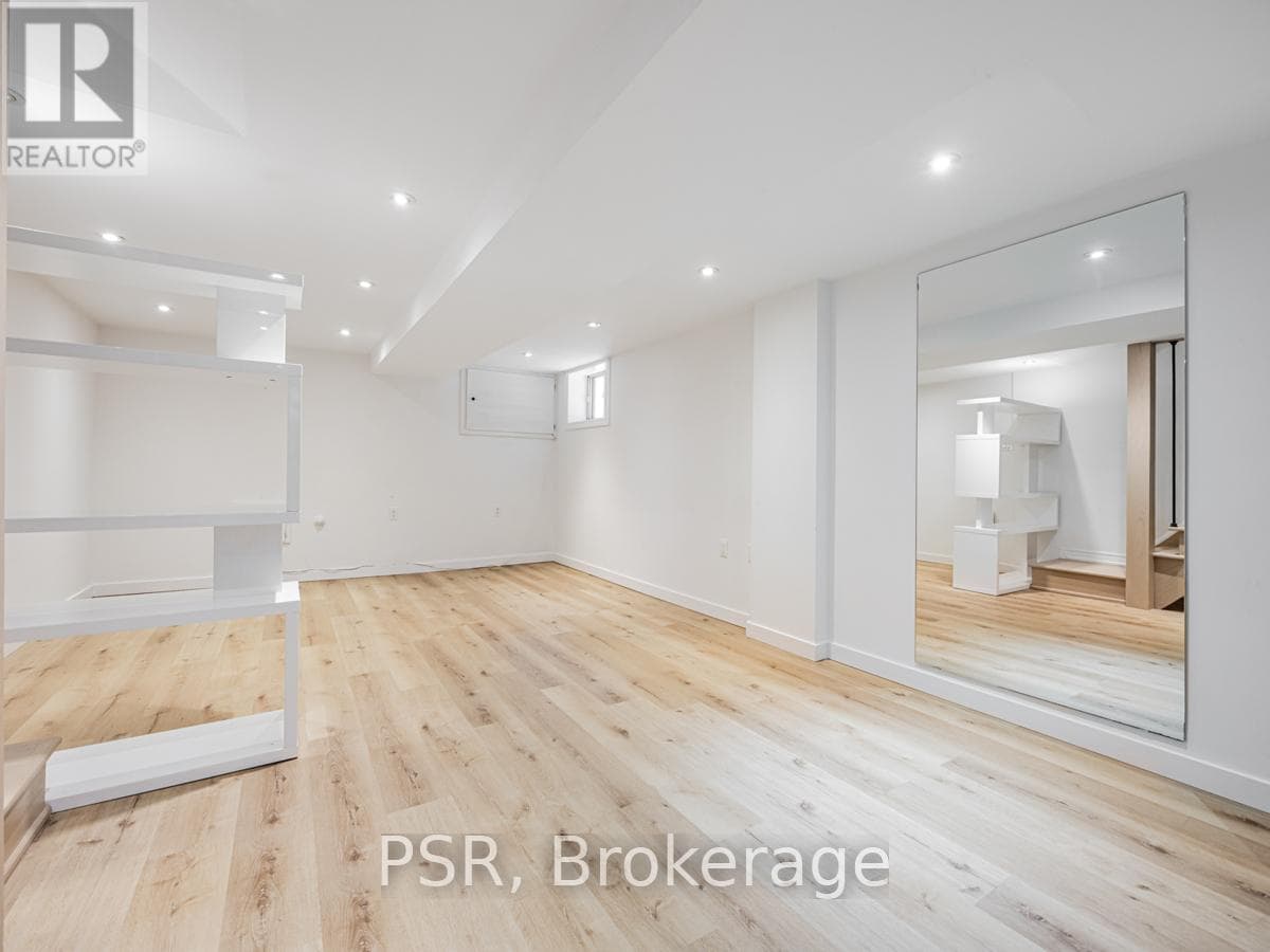 Toronto (Caledonia-Fairbank) — Toronto (Caledonia-Fairbank) - Main photo