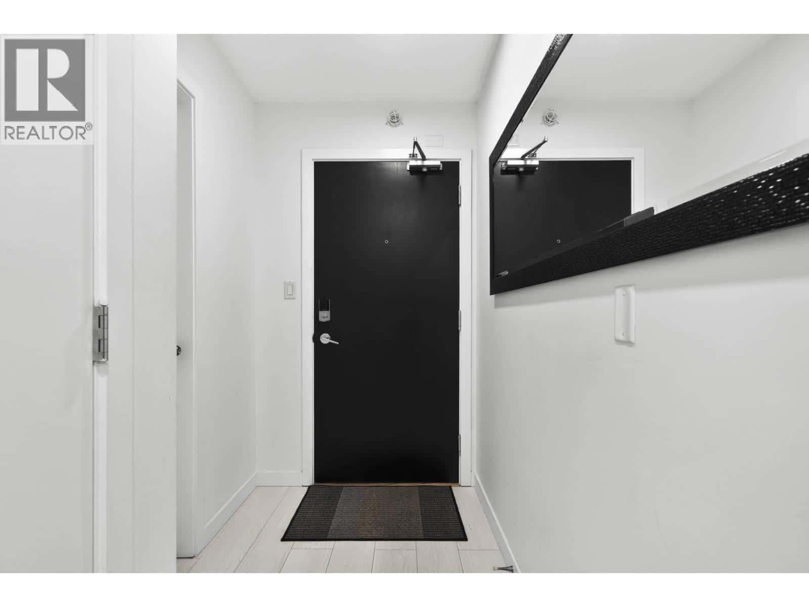 1202 188 KEEFER PLACE — Vancouver, British Columbia - Photo 2 of 32