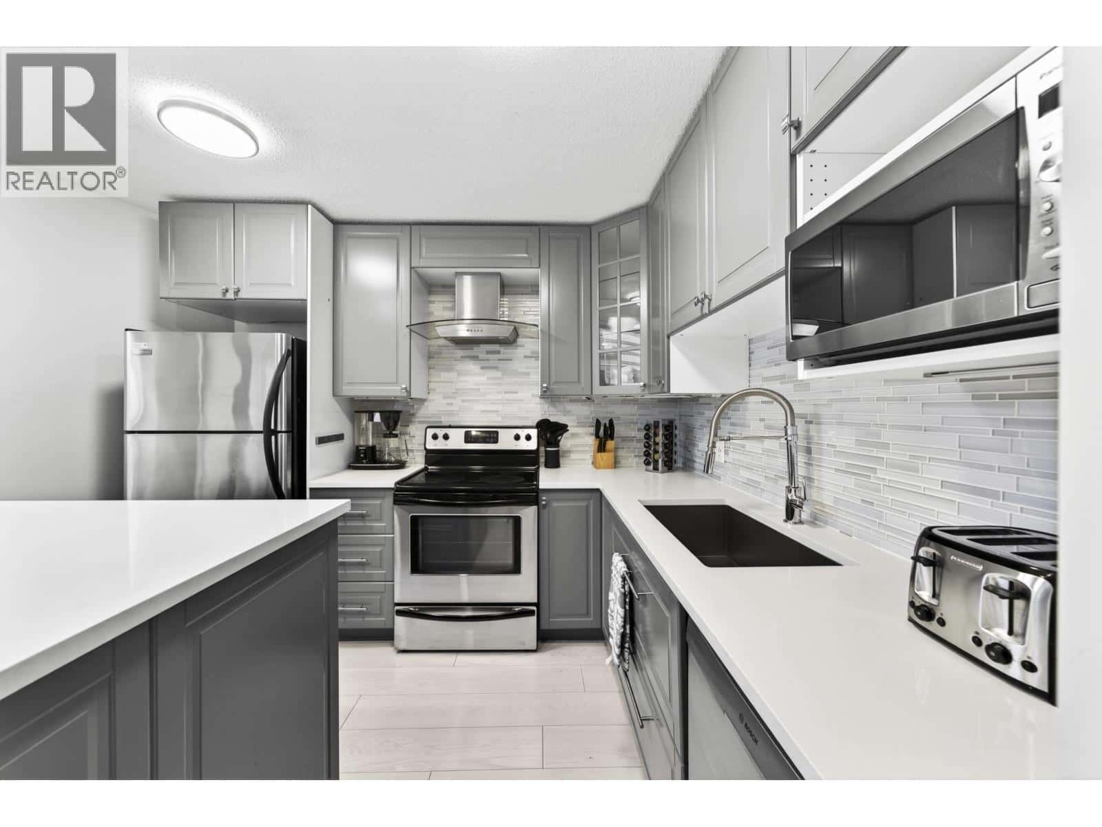 1202 188 KEEFER PLACE — Vancouver, British Columbia - Photo 4 of 32