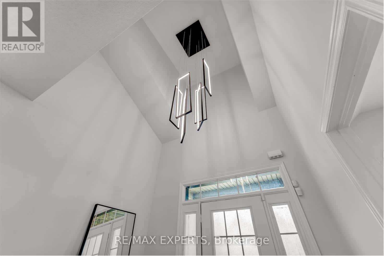 12 VISTA DRIVE — Bradford West Gwillimbury (Bradford), Ontario - Photo 5 of 50