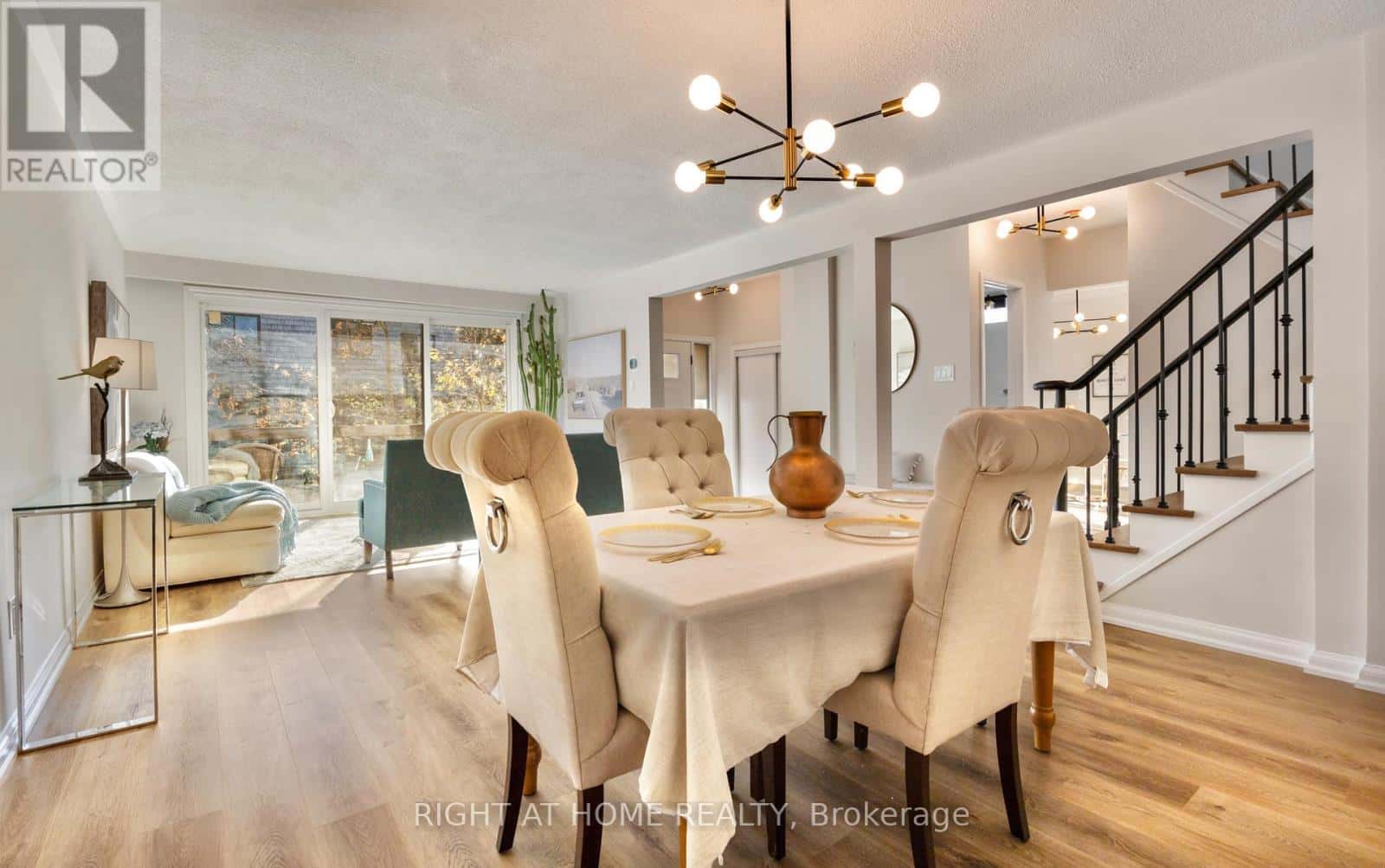 13 - 2 WOODED CARSE WAY — Toronto (Westminster-Branson), Ontario - Photo 3 of 45