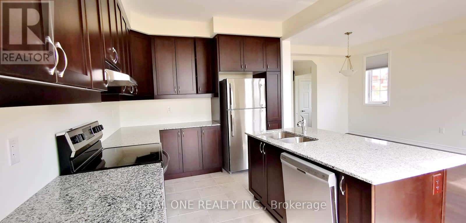 Whitby — Whitby - Photo 4 of 9