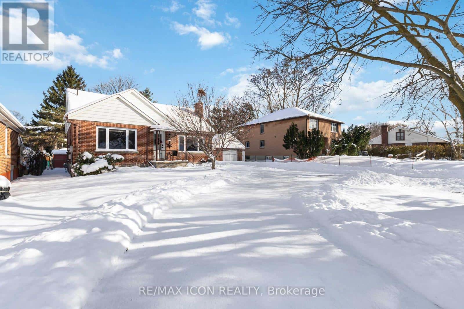 178 HIGHBURY AVENUE N — London East (East O), Ontario - Photo 2 of 32