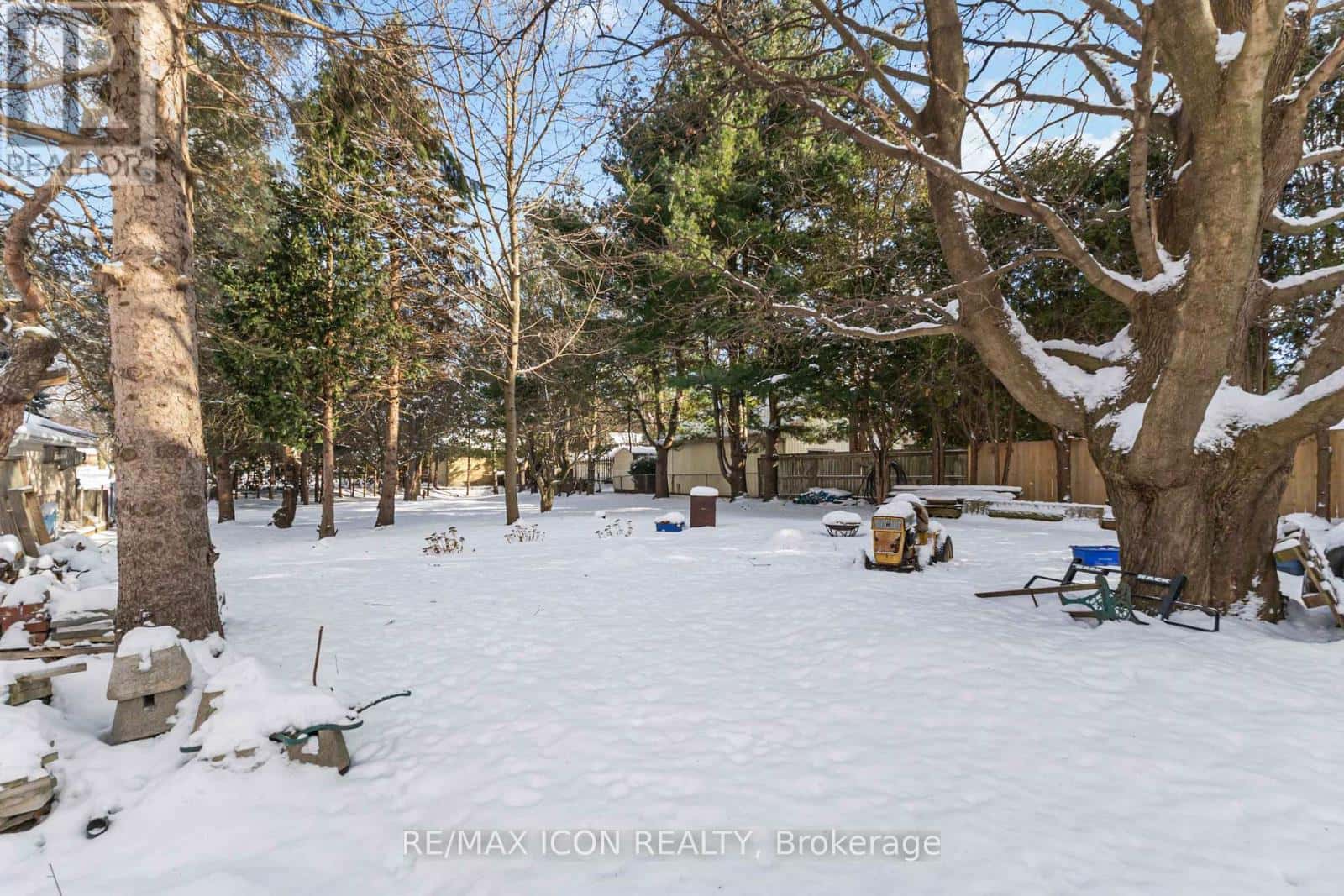 178 HIGHBURY AVENUE N — London East (East O), Ontario - Photo 5 of 32