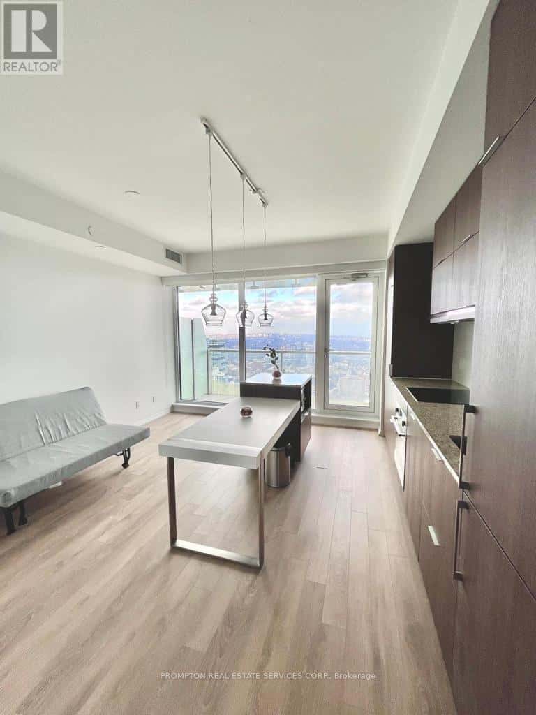 Toronto (Church-Yonge Corridor) — Toronto (Church-Yonge Corridor) - Photo 5 of 16