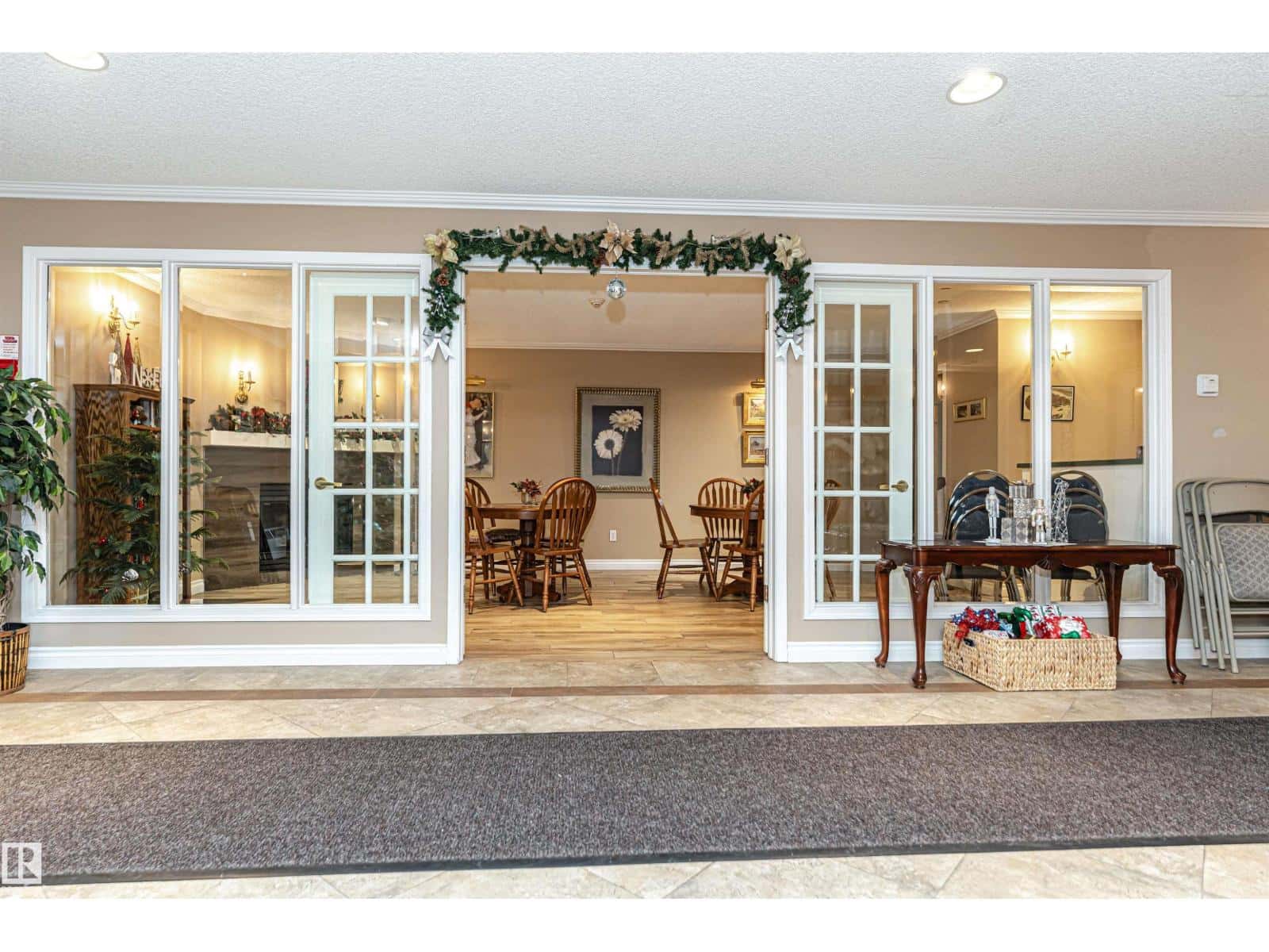 #304 20 ST JOSEPH ST — St. Albert, Alberta - Photo 3 of 40