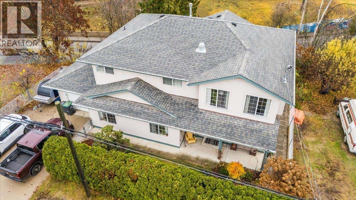 2301 10th Avenue — Castlegar, British Columbia - Photo 2 of 58