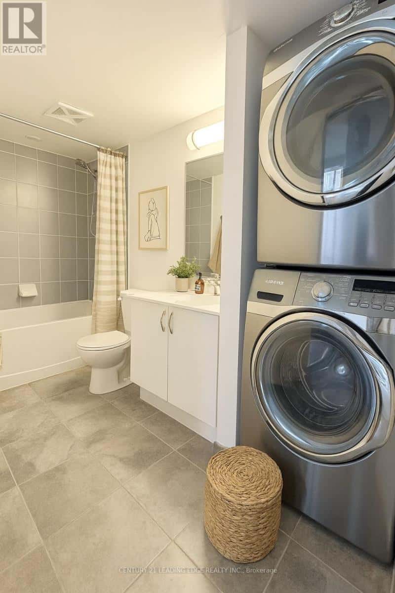 215 - 801 SHEPPARD AVENUE W — Toronto (Clanton Park), Ontario - Photo 5 of 8