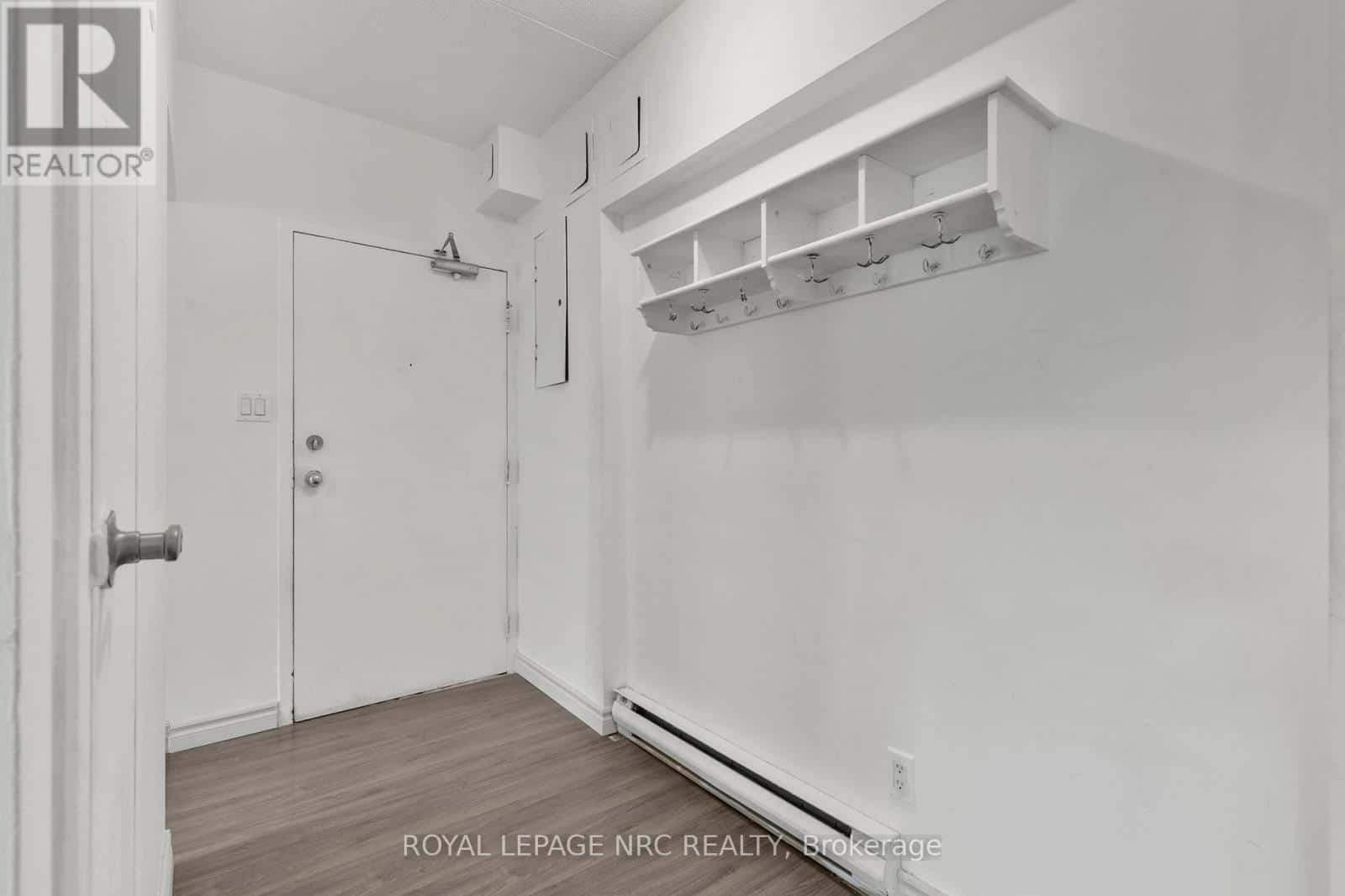 203 - 4872 VALLEY WAY — Niagara Falls (Cherrywood), Ontario - Photo 3 of 27