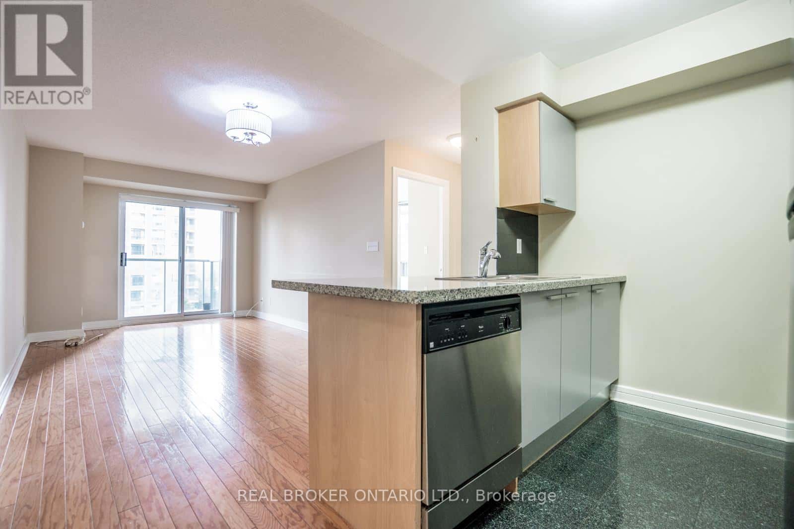 504 - 16 HARRISON GARDEN BOULEVARD — Toronto (Willowdale East), Ontario - Photo 3 of 21