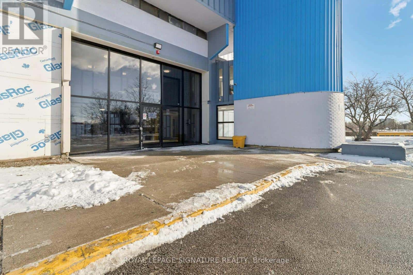 720 - 4645 JANE STREET — Toronto (Black Creek), Ontario - Photo 5 of 45