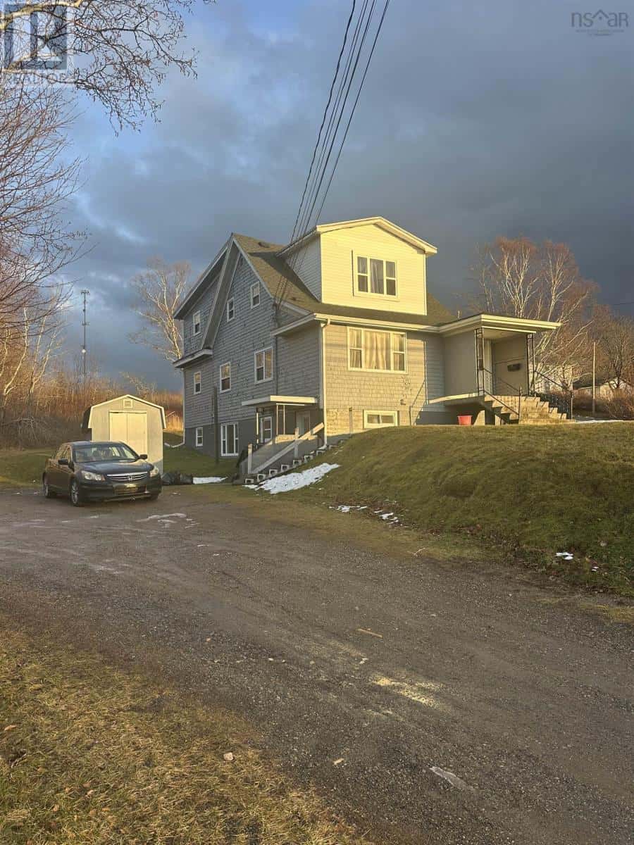 1696 Victoria Road — Sydney, Nova Scotia - Photo 3 of 23