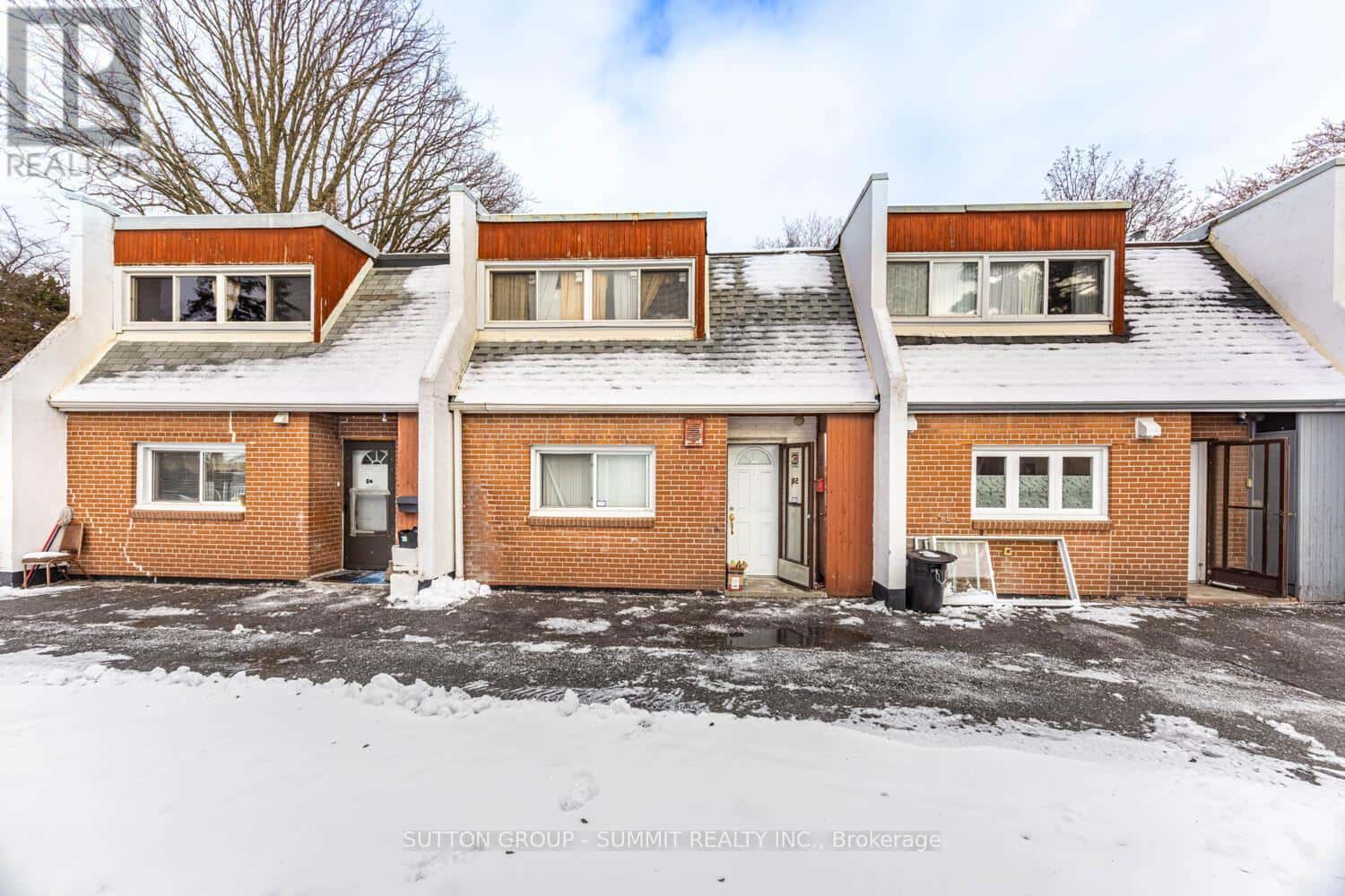 58 - 2901 JANE STREET — Toronto (Glenfield-Jane Heights), Ontario - Photo 2 of 26