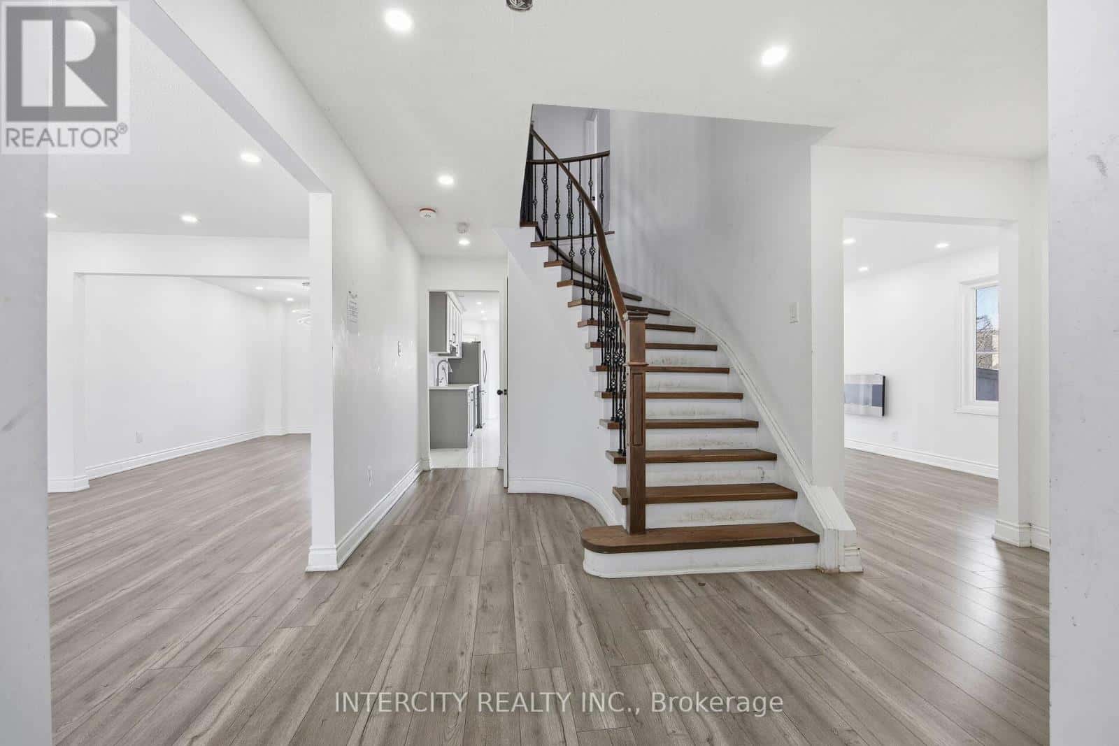 45 MERGANSER CRESCENT — Brampton (Fletcher's Creek South), Ontario - Photo 5 of 49