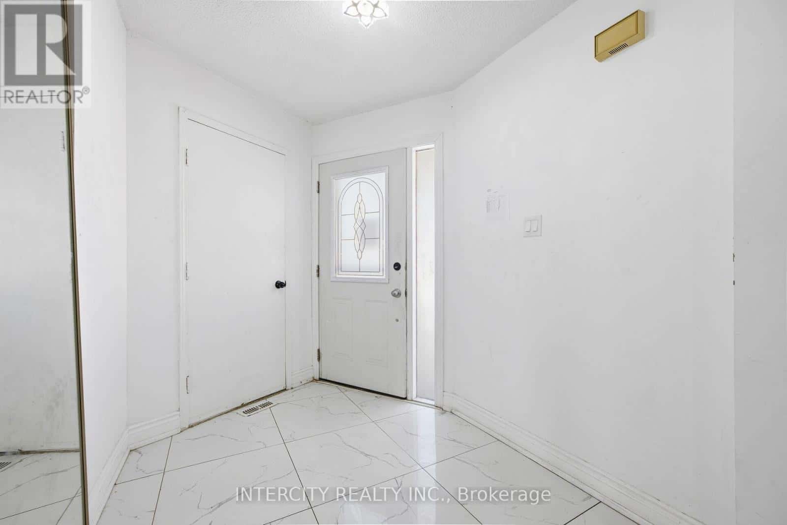 45 MERGANSER CRESCENT — Brampton (Fletcher's Creek South), Ontario - Photo 4 of 49