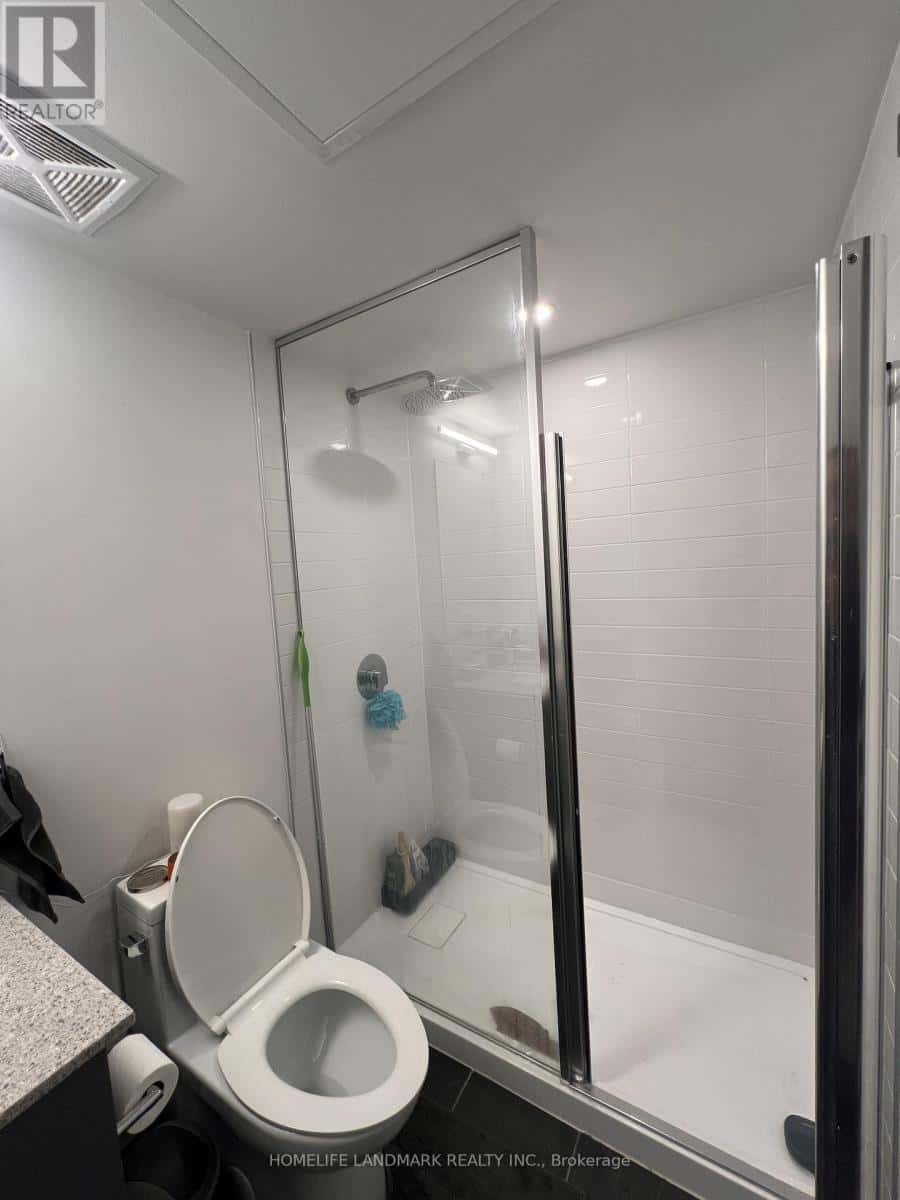 Toronto (Clanton Park) — Toronto (Clanton Park) - Photo 5 of 13