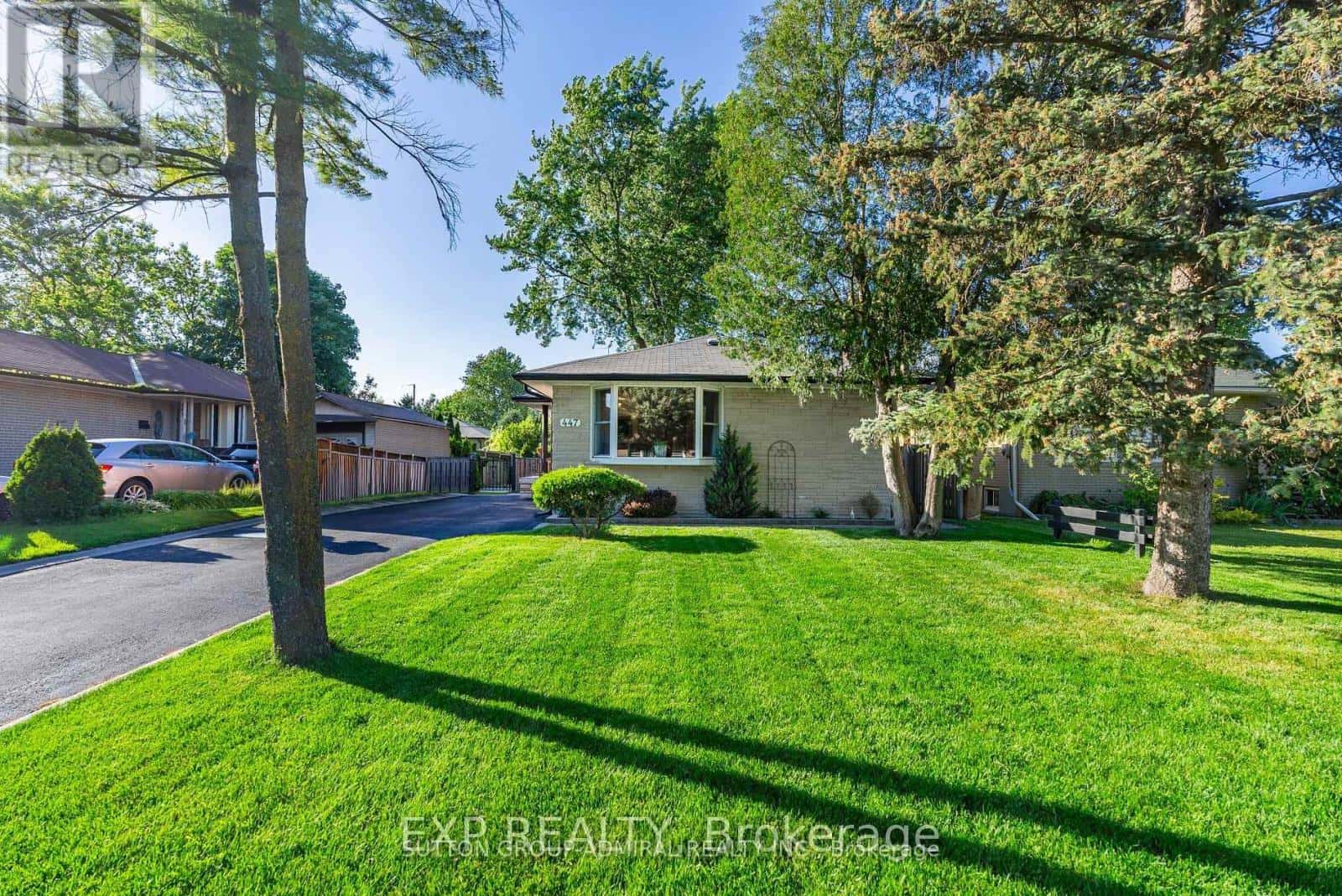 Richmond Hill (Crosby) — Richmond Hill (Crosby) - Photo 2 of 20