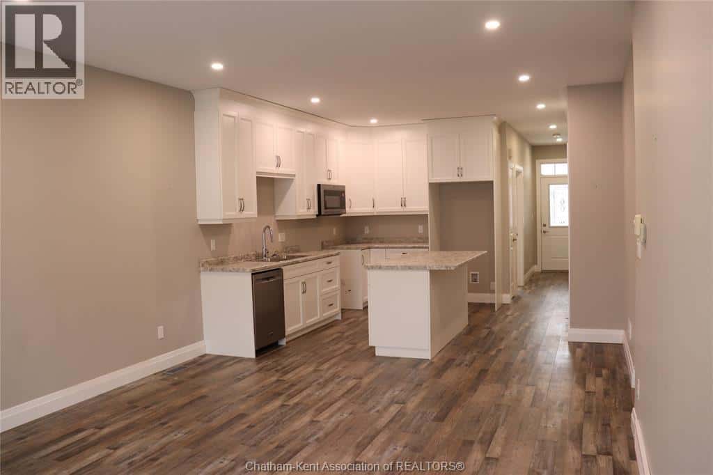 5 Delft COURT — Blenheim, Ontario - Photo 3 of 10