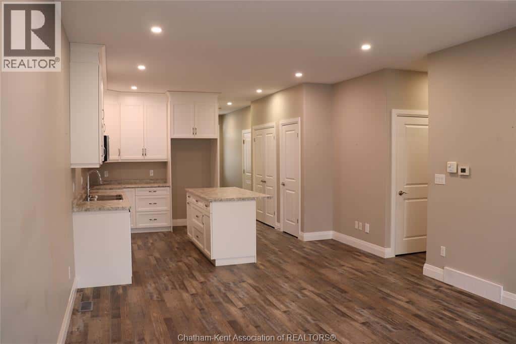 5 Delft COURT — Blenheim, Ontario - Photo 4 of 10