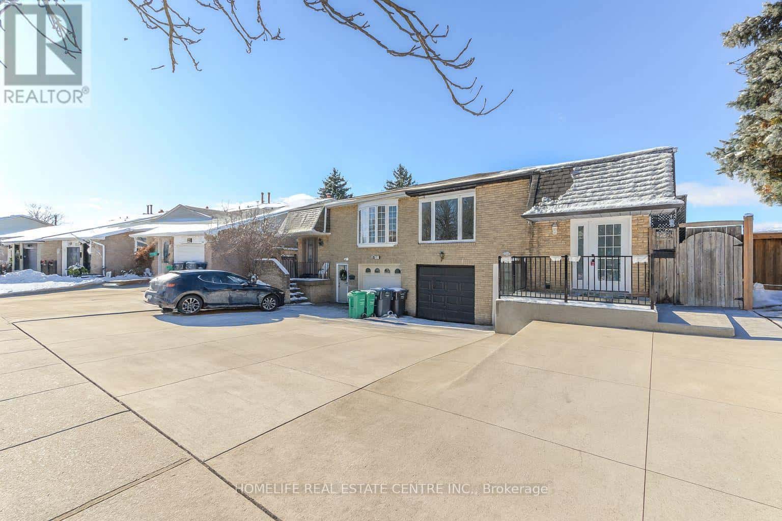 103 SALISBURY CIRCLE — Brampton (Brampton North), Ontario - Photo 2 of 49