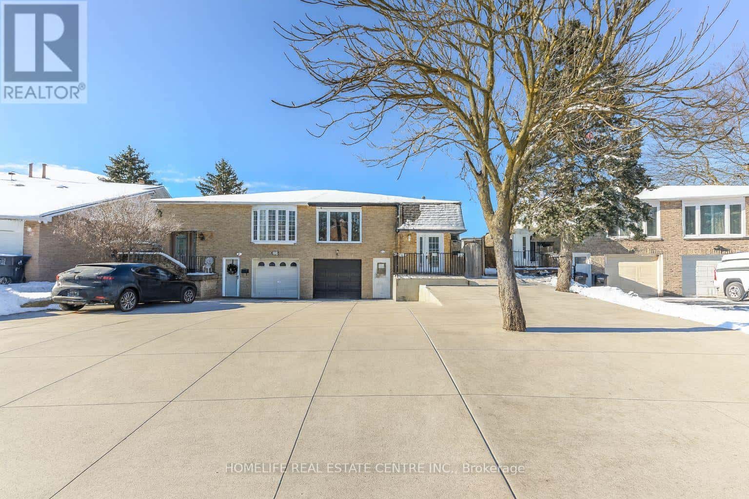 103 SALISBURY CIRCLE — Brampton (Brampton North), Ontario - Photo 3 of 49