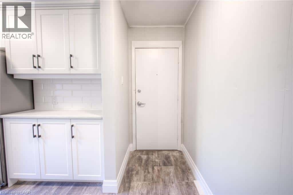 Waterloo — Waterloo - Photo 5 of 19