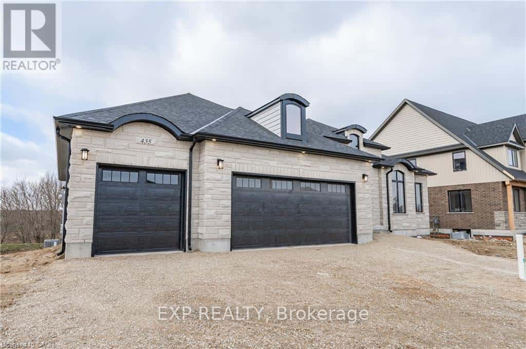 1050 WALTON AVENUE — North Perth (Wallace), Ontario - Photo 3 of 43