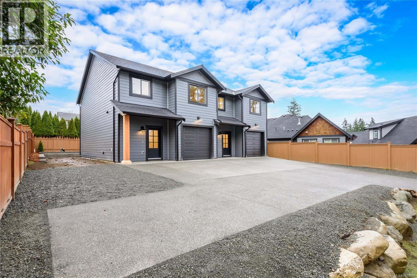 A 1044 Lazo Rd — Comox, British Columbia - Photo 5 of 43