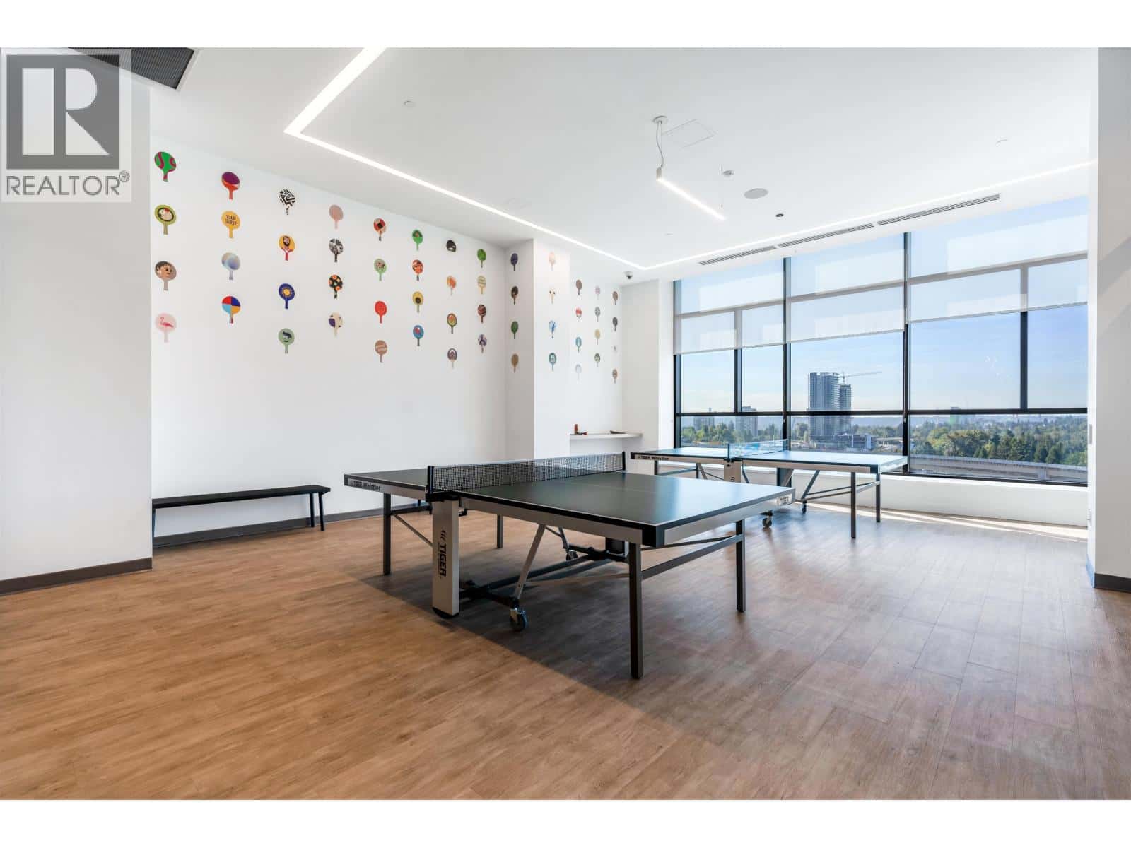 Burnaby — Burnaby - Photo 5 of 22