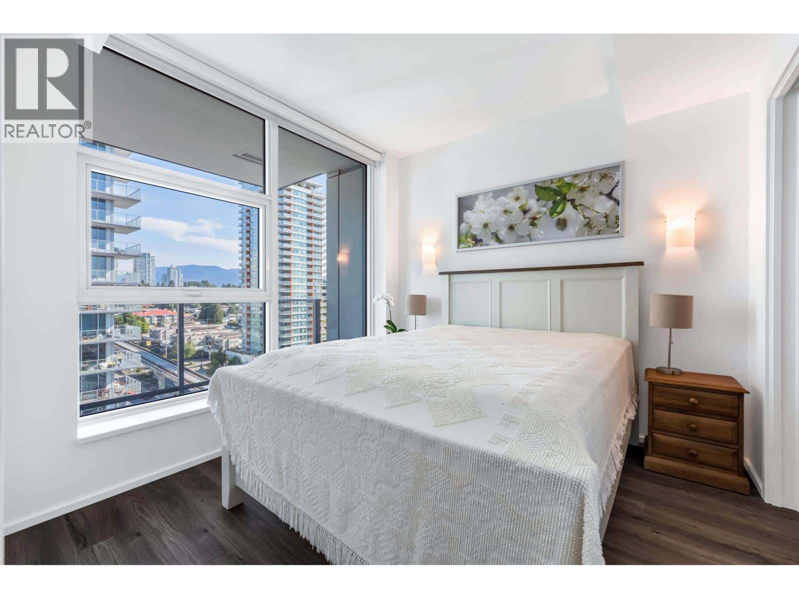 Burnaby — Burnaby - Photo 4 of 22