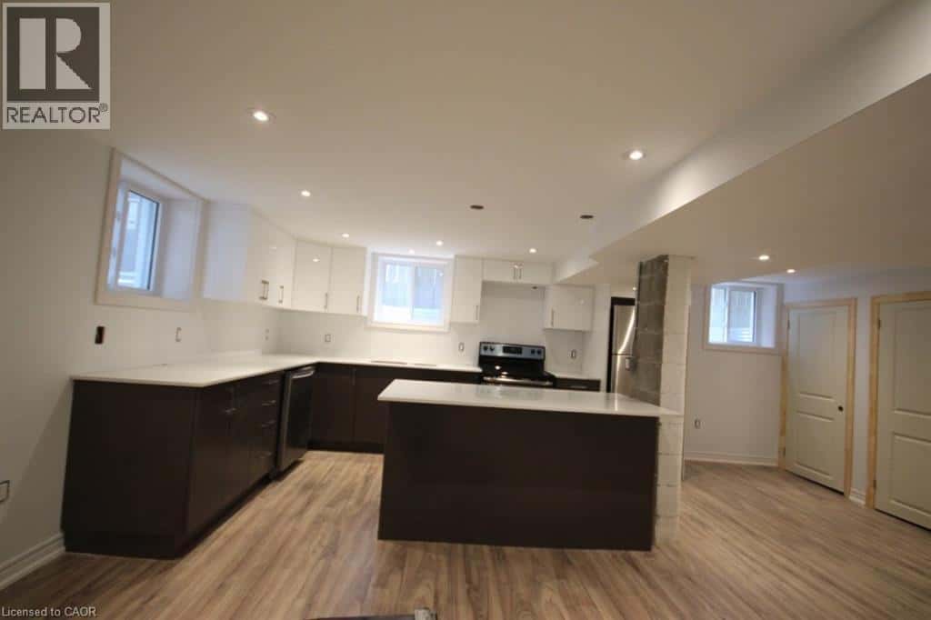 Hamilton — Hamilton - Photo 4 of 13