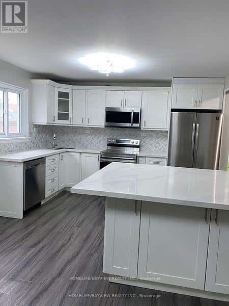 Newmarket (Huron Heights-Leslie Valley) — Newmarket (Huron Heights-Leslie Valley) - Photo 2 of 15