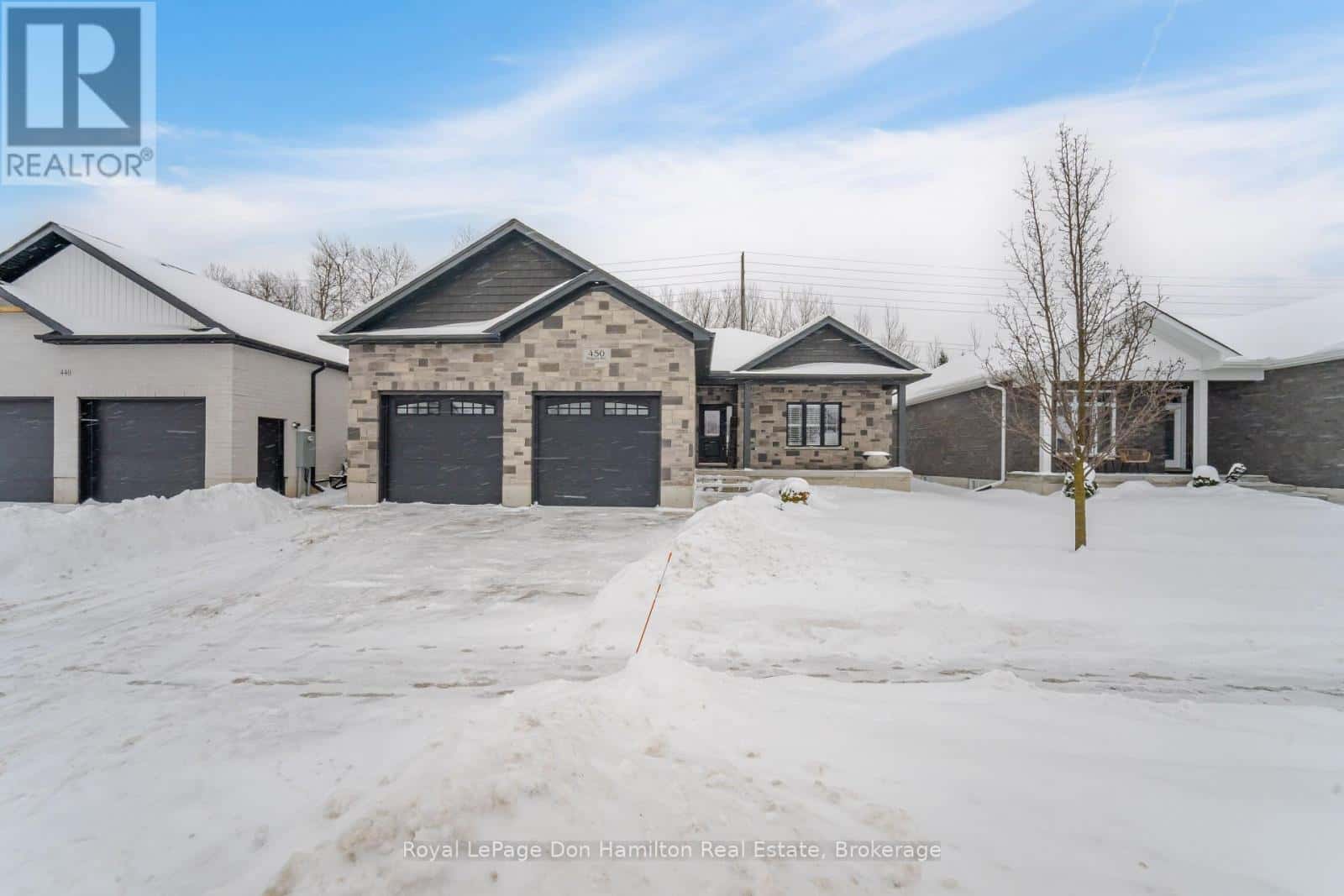 450 ROGERS ROAD — North Perth (Listowel), Ontario - Photo 2 of 42