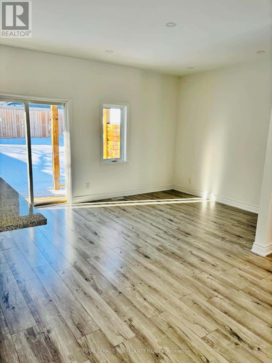 308 NASSAU STREET — Oshawa (Vanier), Ontario - Photo 2 of 17