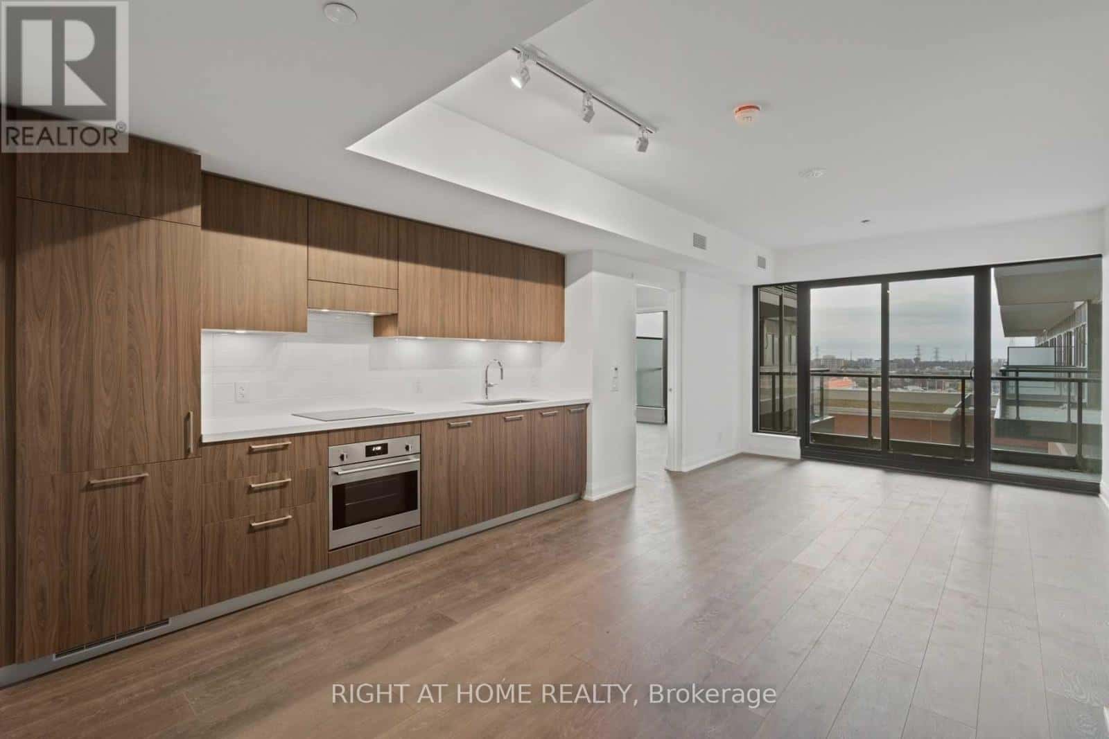 Toronto (Thorncliffe Park) — Toronto (Thorncliffe Park) - Photo 5 of 16