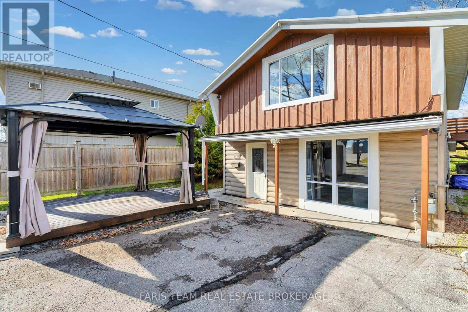 3 COURTLAND STREET — Orillia, Ontario - Photo 3 of 31