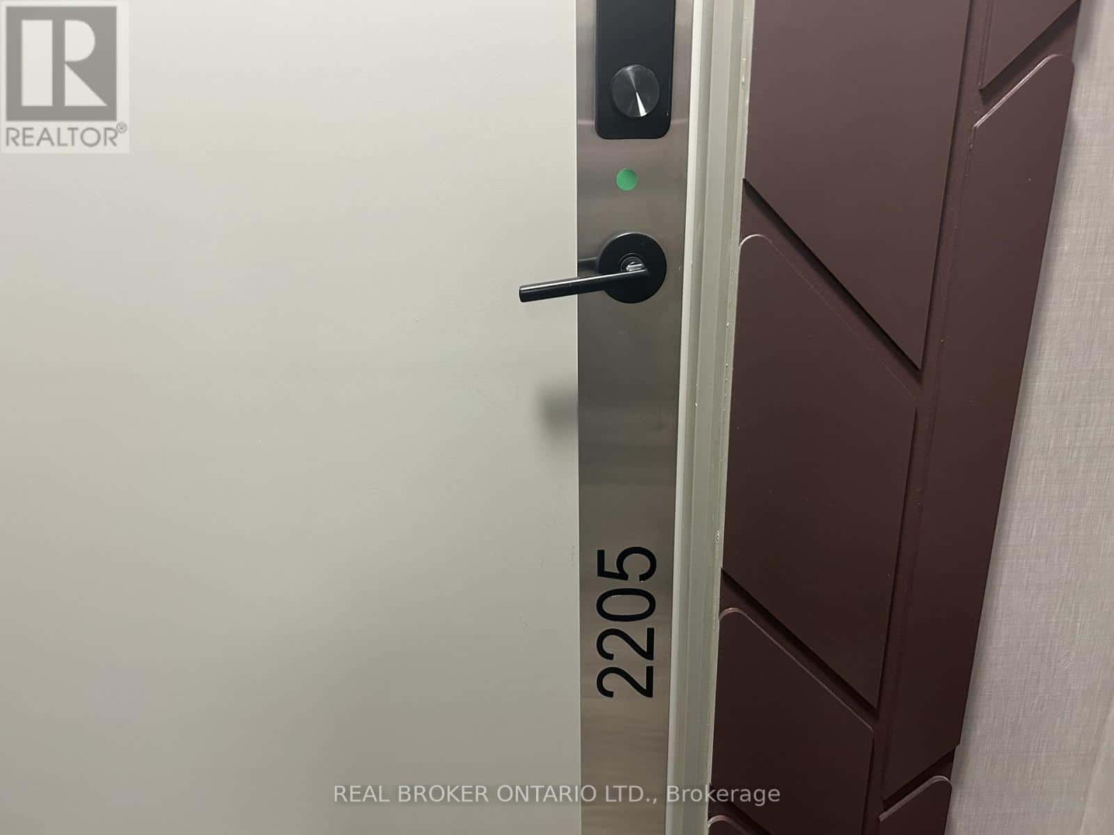 Mississauga (Hurontario) — Mississauga (Hurontario) - Photo 5 of 17