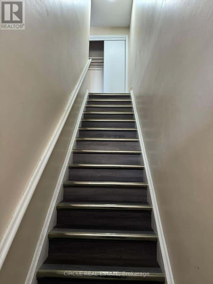 Toronto (Islington-City Centre West) — Toronto (Islington-City Centre West) - Photo 3 of 18